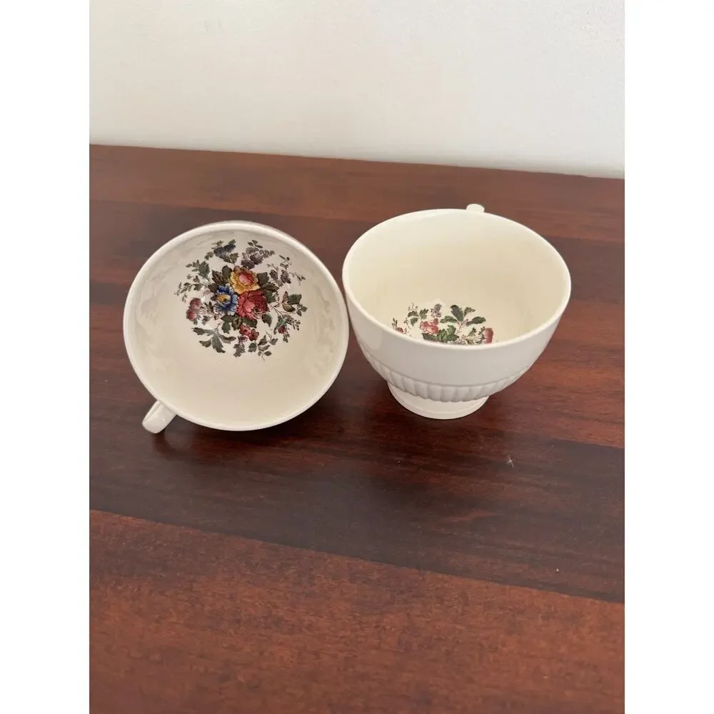 Wedgwood Edme Conway AK8384 Teacups Set of 2 Vintage England Floral Ribbed GUC
